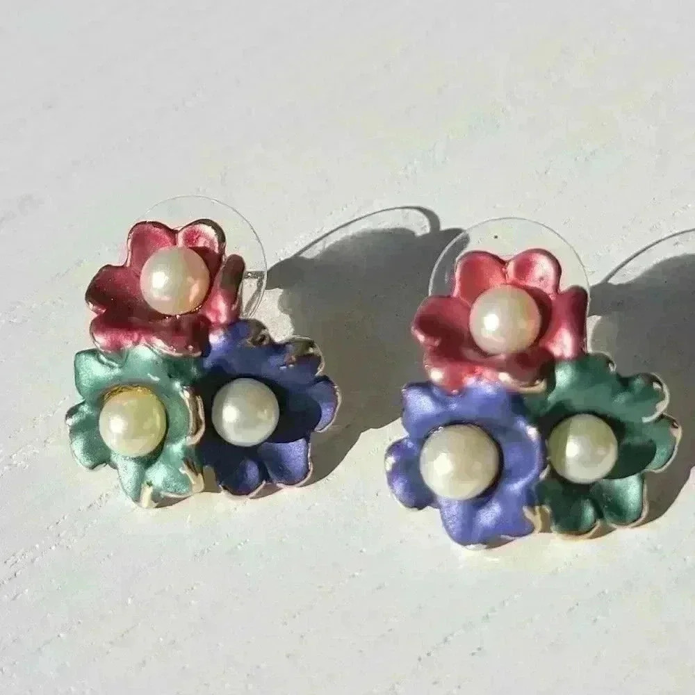 Vintage Enamel Flowers Gold Tone Pearl Three Flowers Earrings Pink Green Violet - Picture 2 of 7